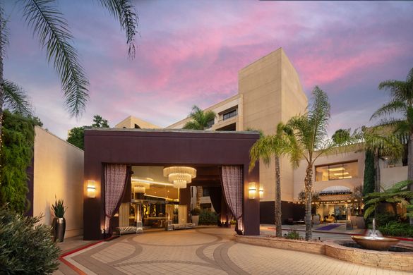 The exterior of Avenue of the Arts Costa Mesa, a Tribute Portfolio Hotel The exterior of Avenue of the Arts Costa Mesa, a Tribute Portfolio Hotel