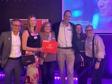 Carly Retallack won the auction for a return flight with Singapore Airlines