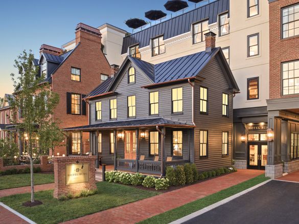 Hotel Burg - Leesburg, Virginia